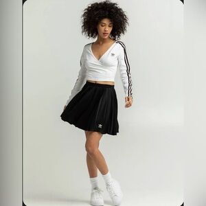 NWT Adidas Womens Pleated Tennis Skirt Small Black Mini Classic Logo MSRP $50